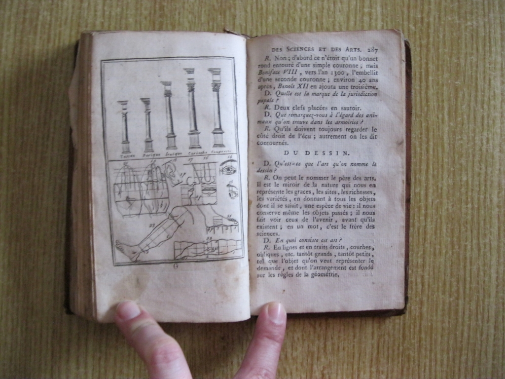Nouvel abrégé des sciences et des arts..., 1809. Posee 2 mapas y 8 grabados